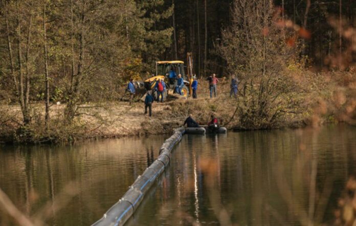 sisteme de captare a deșeurilor plutitoare: foto: Asociaţia CSR Nest