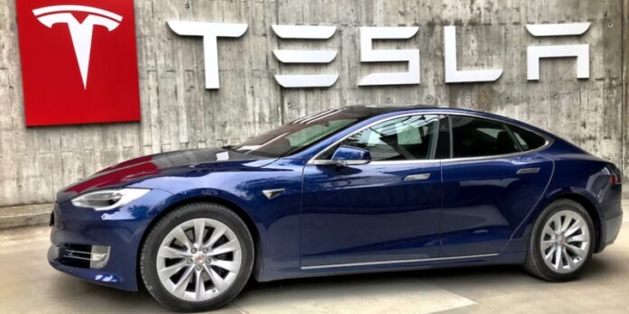 tesla scade pretul masinilor electrice