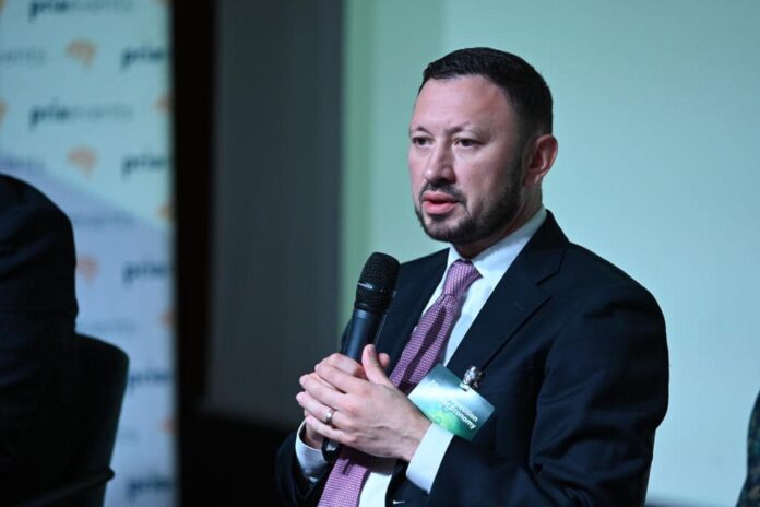 Sursă foto: Facebook/Mircea Fechet