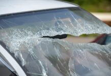 O Tesla aflată pe pilot automat ar putea fi primul vehicul în mișcare din istorie lovit de un meteorit Sursă foto: Pixabay