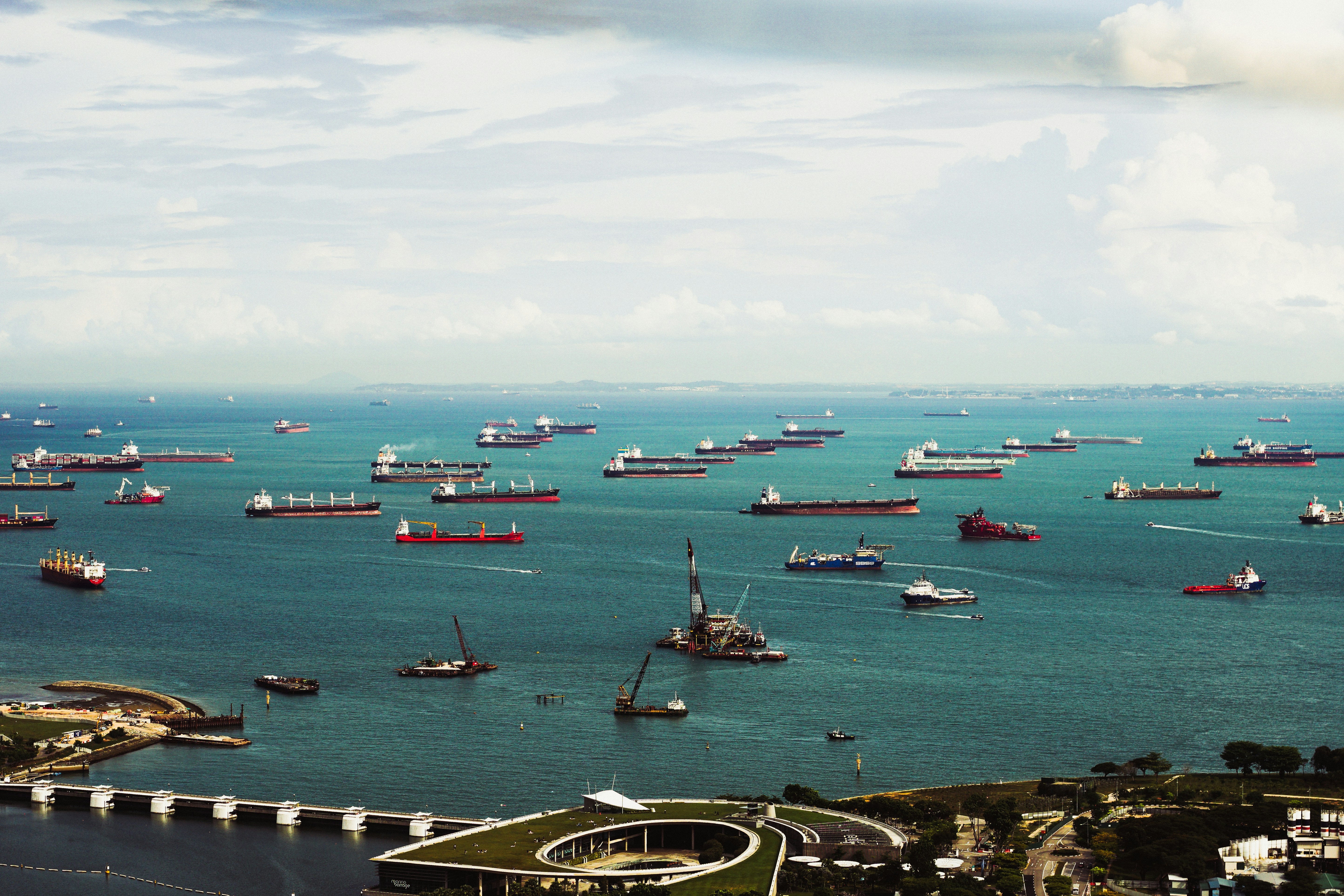 Port petrolier - Foto Shavin Peiries - Unsplash