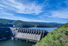 Știai că barajele construite după 1835 au deviat atât de multă apă încât au schimbat înclinarea axei Pământului?