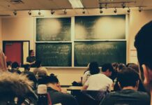 Aerul din clase: un risc nemăsurat pe care școala română îl ignoră sistematic