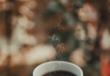 Cafeaua de dimineață reduce riscul de deces cardiovascular cu 31%. Cea de după-amiază, deloc