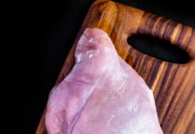 Bunăstarea puilor de carne reduce consumul de antibiotice cu 30%. Dosarul pe care industria nu vrea să îl deschizi