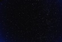 Studenți de licență au construit un detector de materie întunecată și au stabilit noi limite experimentale