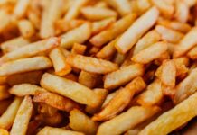 Știai că trei porții de cartofi prăjiți pe săptămână cresc cu 20% riscul de diabet – dar cartofii fierți sau copți nu?