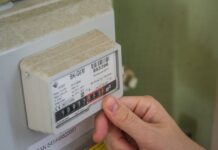 Centrele de date promit că nu-ți măresc factura. Angajamentul nu are dinți