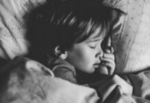 Adolescenții, somnul și glicemia: de ce ora de culcare contează mai mult decât pare