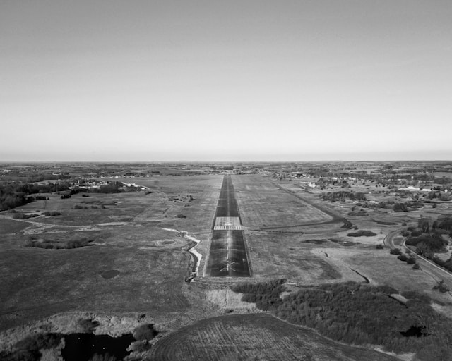 Aeroport abandonat - Foto Mads Eneqvist Unsplash Aeroport abandonat - Foto Mads Eneqvist Unsplash