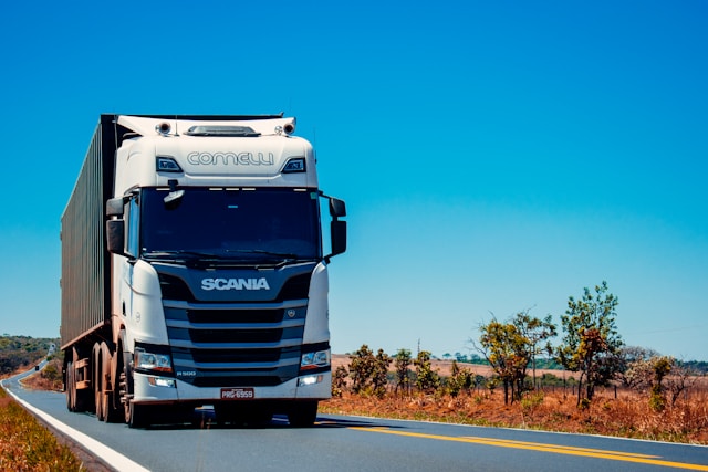 Camion Euro 7 - Foto Gabriel Santos Unsplash
