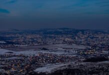 Orașe net zero până în 2030, dar cu 61,4 milioane de tone CO₂ rămase în bilanț Oras fara poluare - Foto Tudor Baciu Unsplash