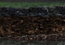 Fabrica a dispărut, poluarea a rămas: ce se poate ascunde sub noile cartiere