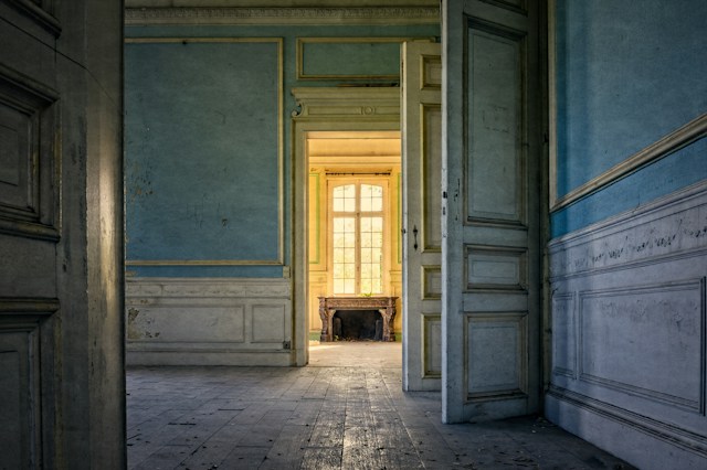 Interior cladire veche - Foto Peter Herrmann Unsplash