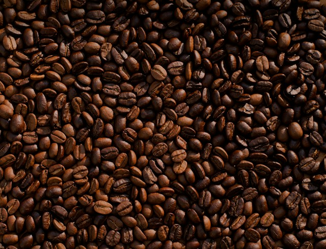 Caloriile ascunse din cafea creștere de aproape 40% - Foto Mike Kenneally Unsplash
