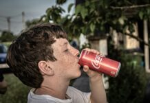 Cofeina la copii, asociată cu somn mai scurt și diferențe în dezvoltarea creierului. Rezultatele obținute la 9.632 de elevi