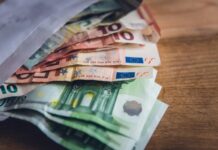 Inspector AFM reținut pentru mită în dosarul deșeurilor electrice: 45.000 de lei pentru reducerea obligațiilor către stat