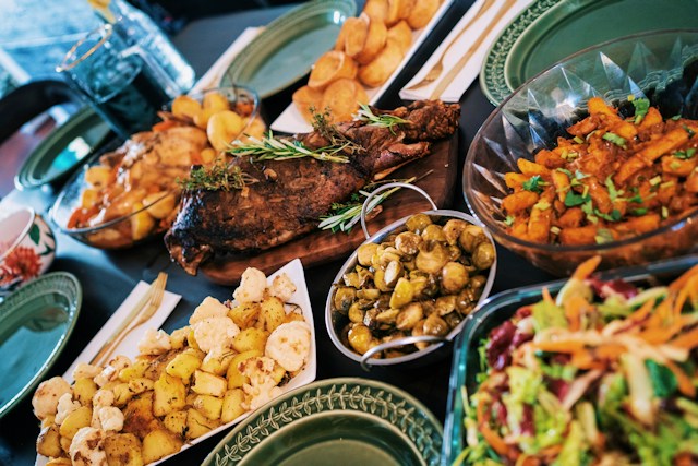 Masa plina - Cum schimbi preferințele alimentare de ce mâncarea pe care o iubești este greu de reevaluat - Foto Rumman Amin Unsplash
