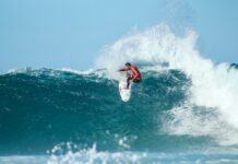 Valuri de surf amenințate de schimbările climatice: creșterea mării și digurile schimbă coasta